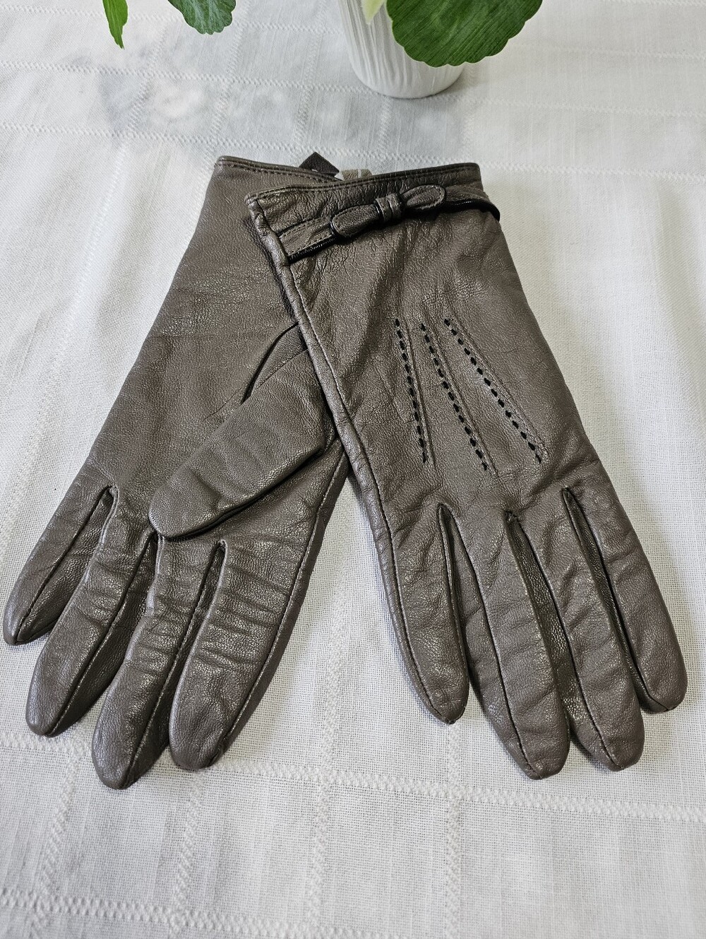 Cleo Genuine Leather Women's Gloves XL Taupe Grey Bow Detail